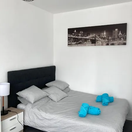 F1 Hyper Centre Avec Garage, Terrasse 8 M2, Lumineux, Wifi *